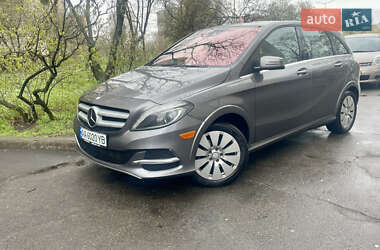 Хэтчбек Mercedes-Benz B-Class 2016 в 