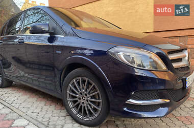 Хэтчбек Mercedes-Benz B-Class 2017 в 