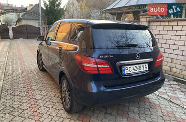Хэтчбек Mercedes-Benz B-Class 2017 в 
