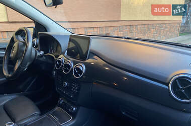 Хэтчбек Mercedes-Benz B-Class 2017 в 