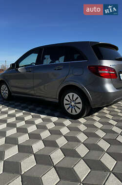 Хэтчбек Mercedes-Benz B-Class 2016 в 