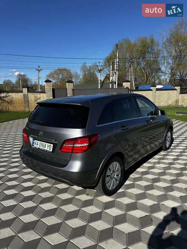 Хэтчбек Mercedes-Benz B-Class 2016 в Киеве