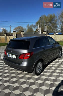 Хэтчбек Mercedes-Benz B-Class 2016 в 