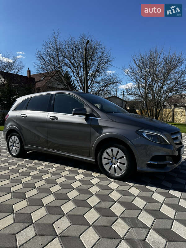 Хэтчбек Mercedes-Benz B-Class 2016 в Киеве
