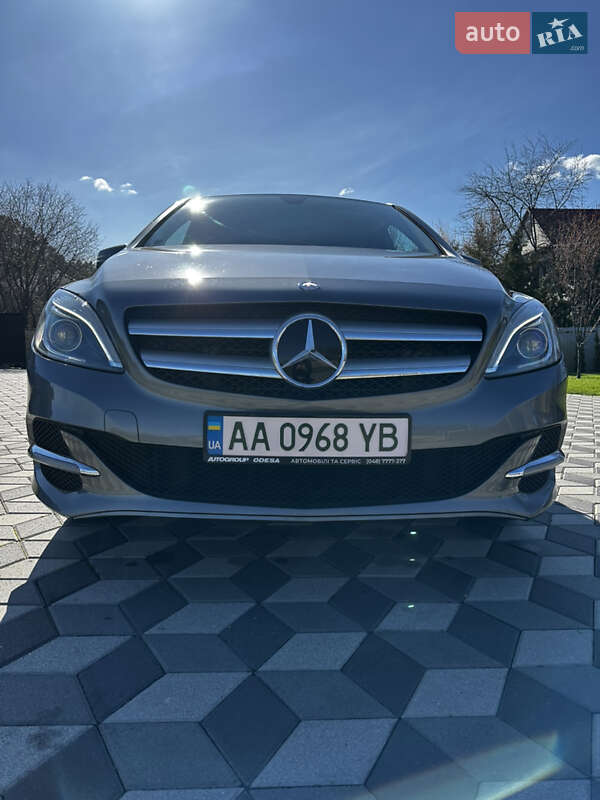 Хэтчбек Mercedes-Benz B-Class 2016 в Киеве