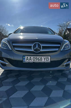 Хэтчбек Mercedes-Benz B-Class 2016 в 
