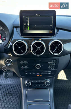 Хэтчбек Mercedes-Benz B-Class 2016 в 