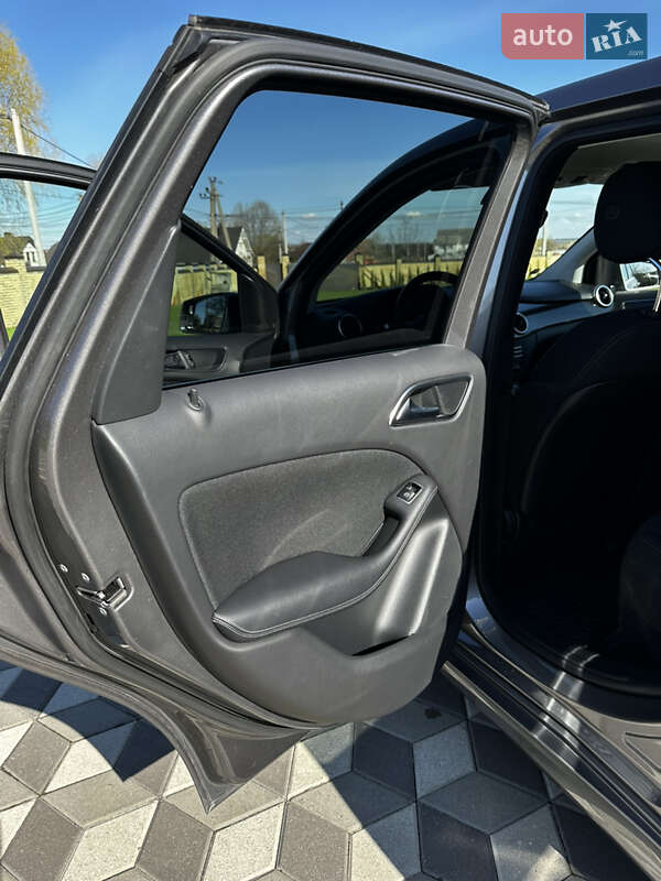 Хэтчбек Mercedes-Benz B-Class 2016 в Киеве