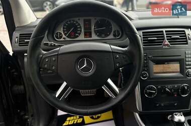 Хэтчбек Mercedes-Benz B-Class 2010 в 