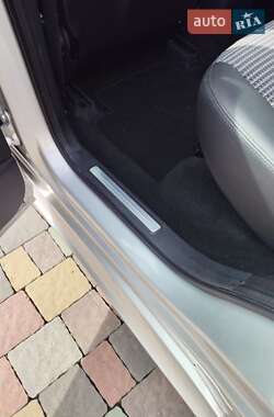 Хэтчбек Mercedes-Benz B-Class 2006 в 