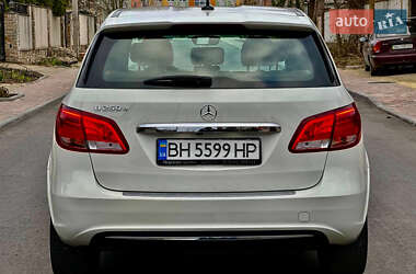 Хэтчбек Mercedes-Benz B-Class 2017 в 