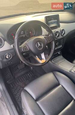 Хетчбек Mercedes-Benz B-Class 2018 в 