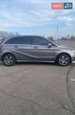 Хетчбек Mercedes-Benz B-Class 2018 в 