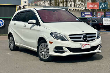 Хетчбек Mercedes-Benz B-Class 2015 в 