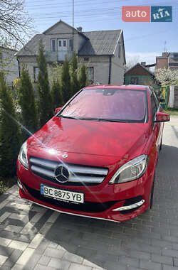 Хэтчбек Mercedes-Benz B-Class 2017 в 