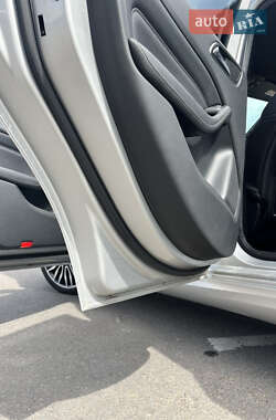 Хэтчбек Mercedes-Benz B-Class 2015 в 
