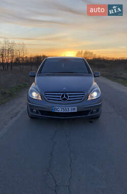 Хэтчбек Mercedes-Benz B-Class 2010 в 