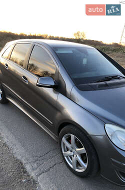 Хэтчбек Mercedes-Benz B-Class 2010 в 