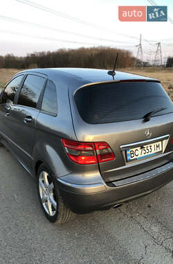 Хэтчбек Mercedes-Benz B-Class 2010 в 