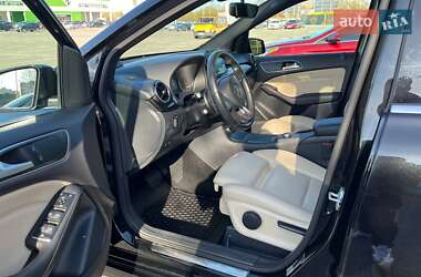 Хэтчбек Mercedes-Benz B-Class 2017 в 