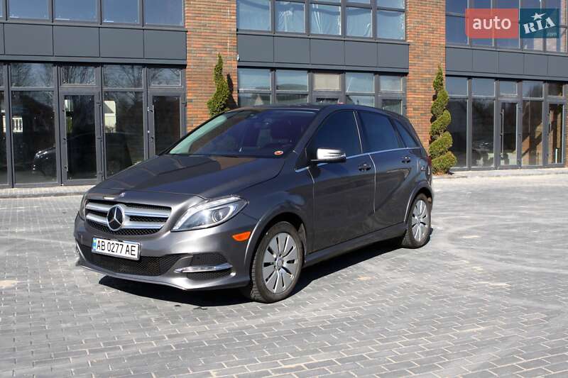 Хэтчбек Mercedes-Benz B-Class 2015 в 