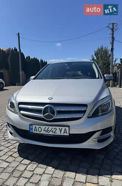 Хэтчбек Mercedes-Benz B-Class 2016 в 