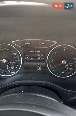 Хэтчбек Mercedes-Benz B-Class 2015 в 