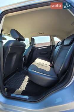Хетчбек Mercedes-Benz B-Class 2010 в 