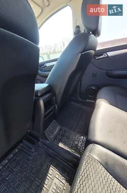 Хетчбек Mercedes-Benz B-Class 2010 в 
