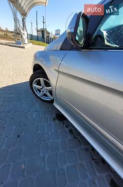 Хетчбек Mercedes-Benz B-Class 2010 в 