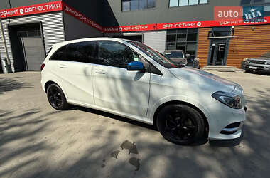 Хэтчбек Mercedes-Benz B-Class 2015 в 