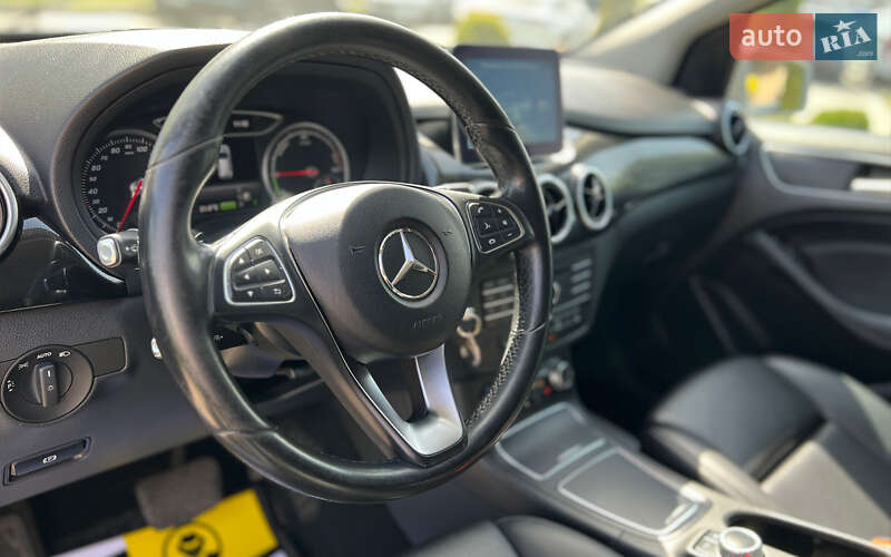 Хэтчбек Mercedes-Benz B-Class 2016 в Львове