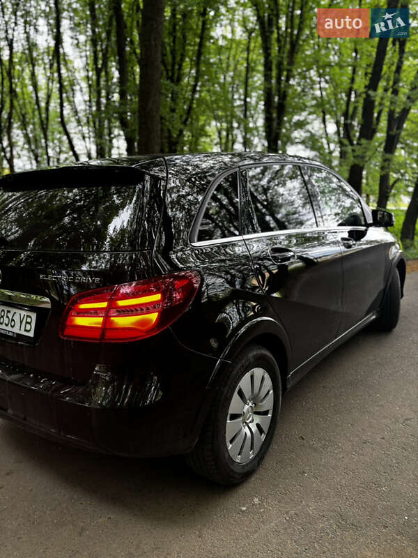Хэтчбек Mercedes-Benz B-Class 2015 в Львове