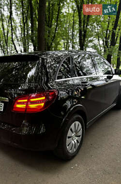 Хэтчбек Mercedes-Benz B-Class 2015 в 