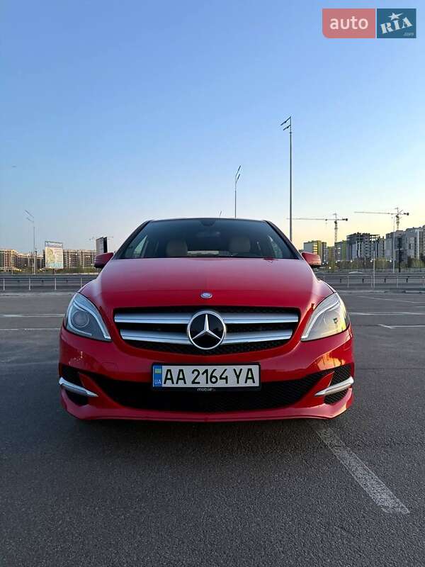 Хэтчбек Mercedes-Benz B-Class 2016 в Киеве