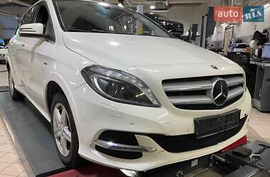 Хэтчбек Mercedes-Benz B-Class 2017 в 