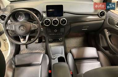 Хэтчбек Mercedes-Benz B-Class 2017 в 
