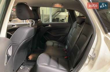 Хэтчбек Mercedes-Benz B-Class 2017 в 