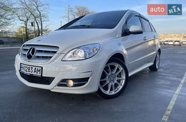 Хетчбек Mercedes-Benz B-Class 2010 в 