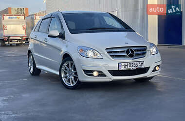 Хетчбек Mercedes-Benz B-Class 2010 в 