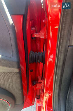 Хетчбек Mercedes-Benz B-Class 2011 в 