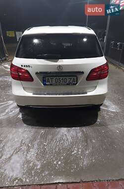Хетчбек Mercedes-Benz B-Class 2016 в 