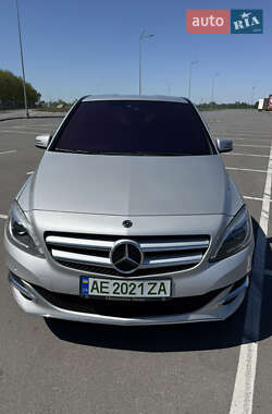 Хэтчбек Mercedes-Benz B-Class 2017 в 