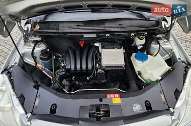 Хэтчбек Mercedes-Benz B-Class 2011 в 