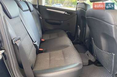 Хэтчбек Mercedes-Benz B-Class 2010 в 