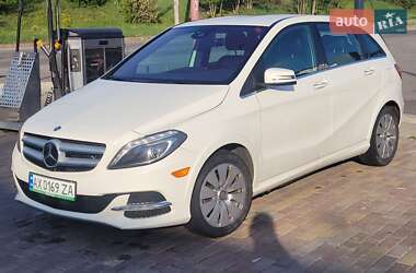 Хетчбек Mercedes-Benz B-Class 2017 в 