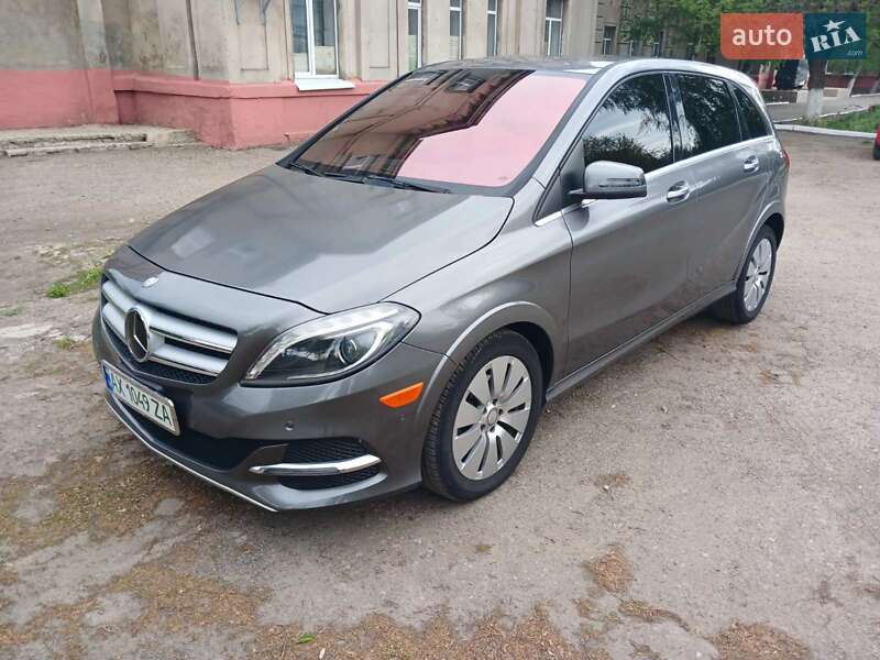 Хетчбек Mercedes-Benz B-Class 2016 в 