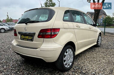 Хэтчбек Mercedes-Benz B-Class 2009 в 
