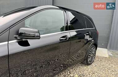 Хетчбек Mercedes-Benz B-Class 2016 в 