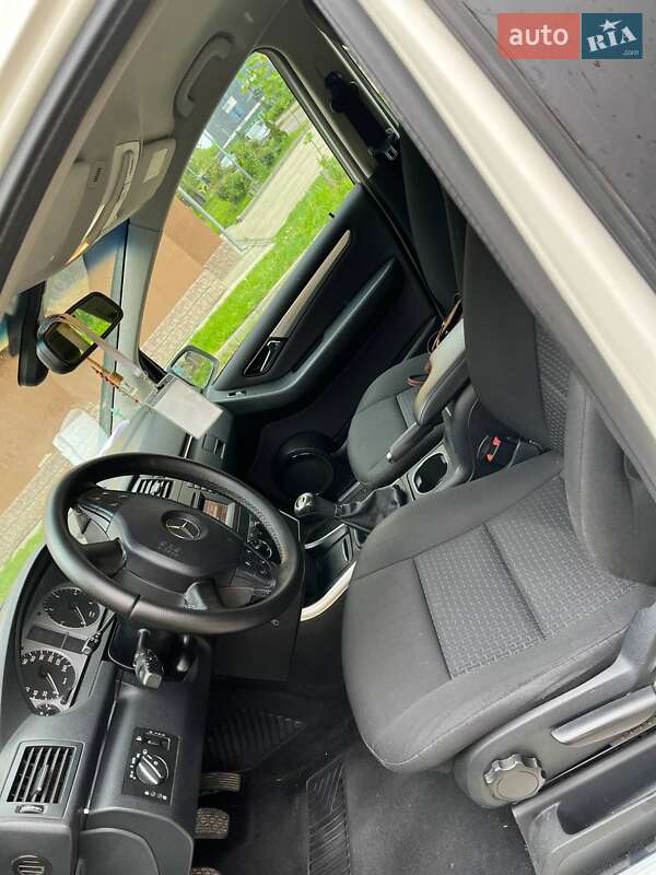 Хетчбек Mercedes-Benz B-Class 2011 в Івано-Франківську